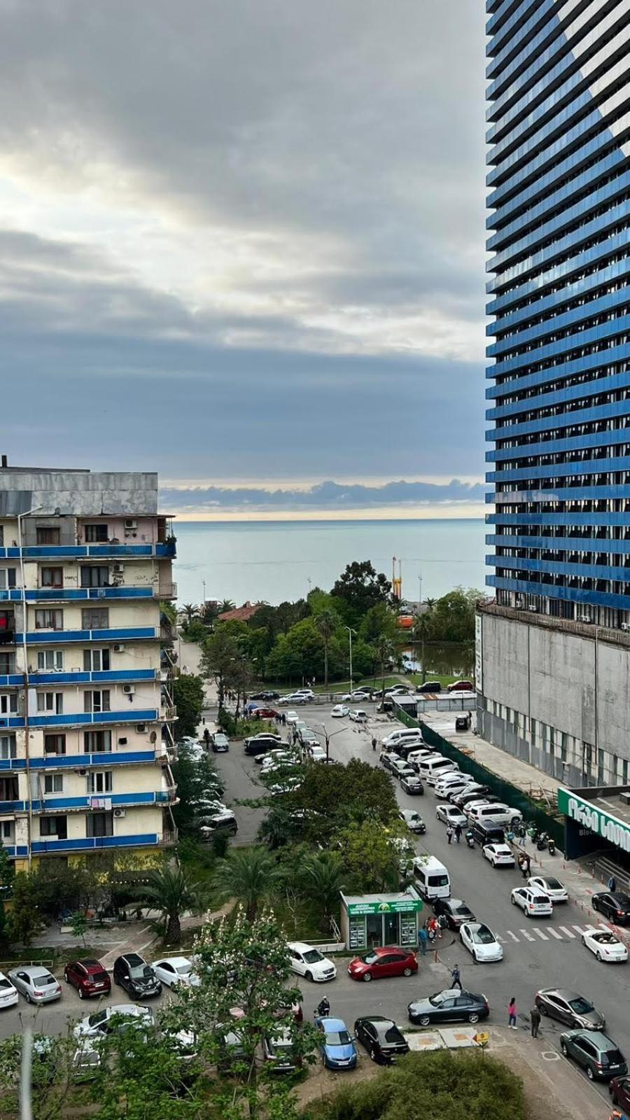 Big Flat In Batumi公寓 外观 照片